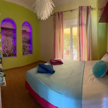 At The Beach! +10min= Port&center. アパート