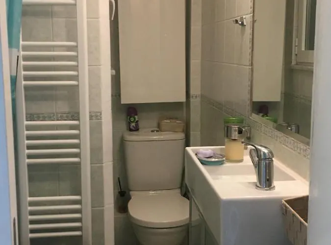 شقة At The Beach! +10min= Port&center.