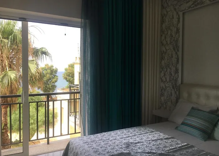 شقة At The Beach! +10min= Port&center. *