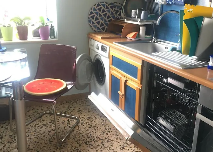 At The Beach! +10min= Port&center. شقة *