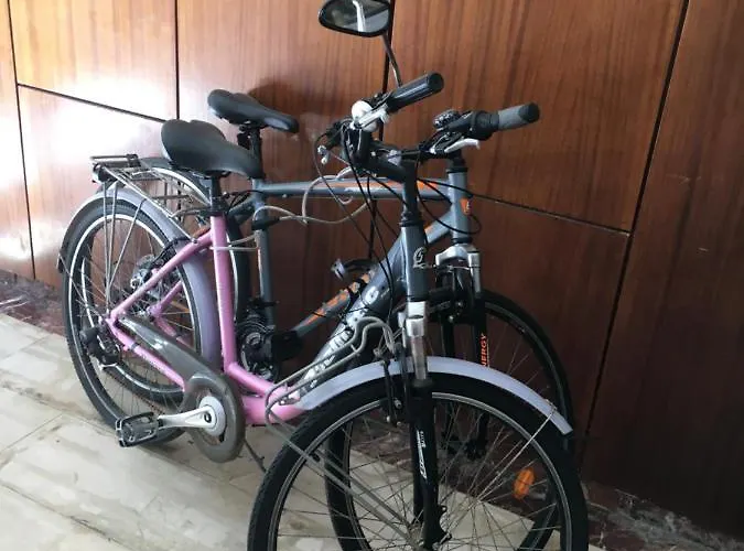 At The Beach! +10min= Port&center. خانيا