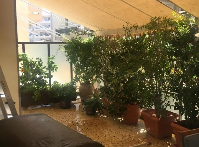 At The Beach! +10min= Port&center. خانيا