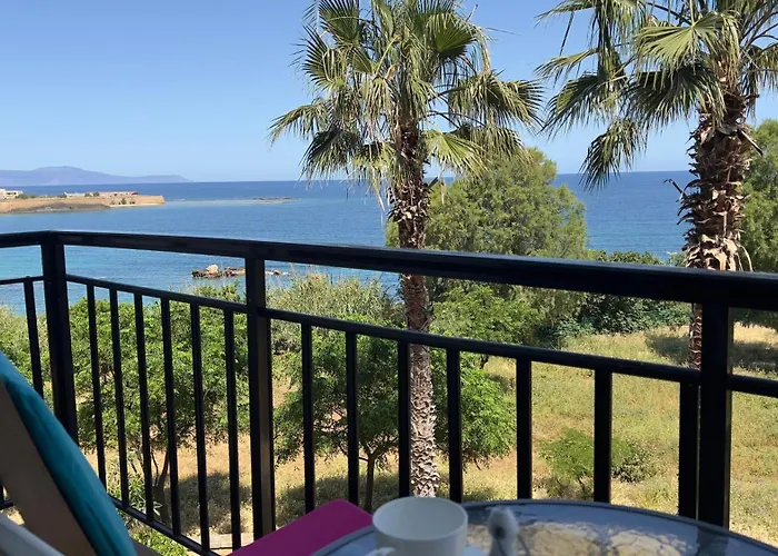 شقة At The Beach! +10min= Port&center. *