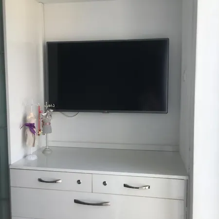 At The Beach! +10min= Port&center. *